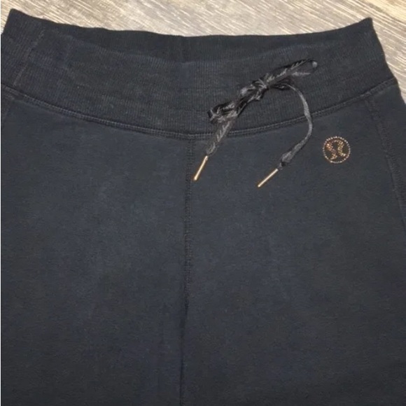 Lululemon culottes - Picture 2 of 9